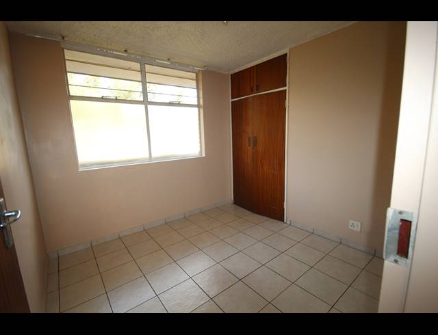 3 BEDROOM APARTMENT FOR SALE IN SINOVILLE